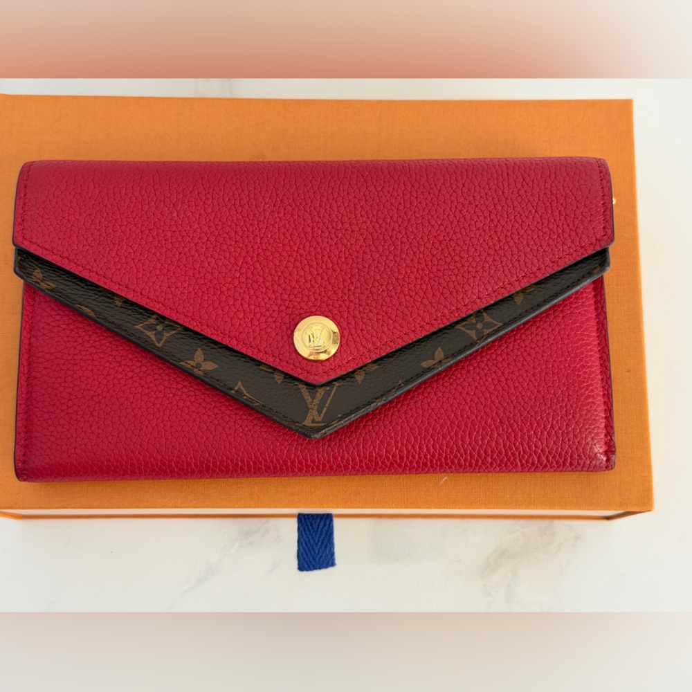Louis Vuitton Double V Wallet